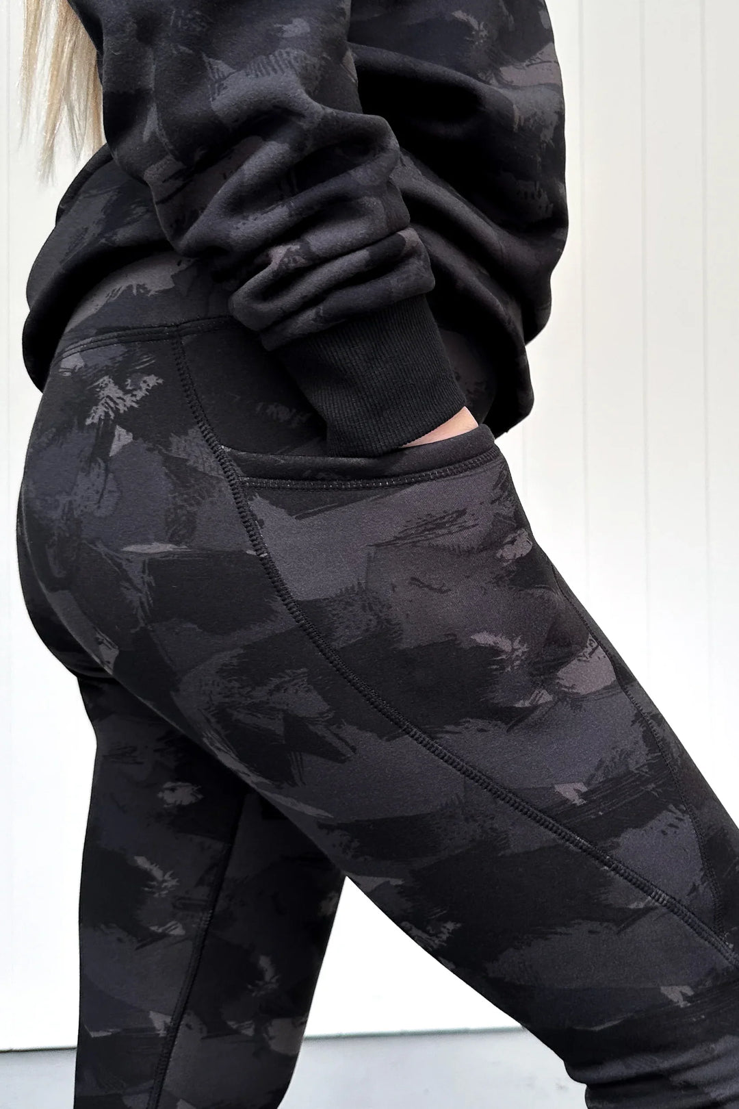 Darkling - Fleece - Leg Pockets - Full Leggings (Imperfect)