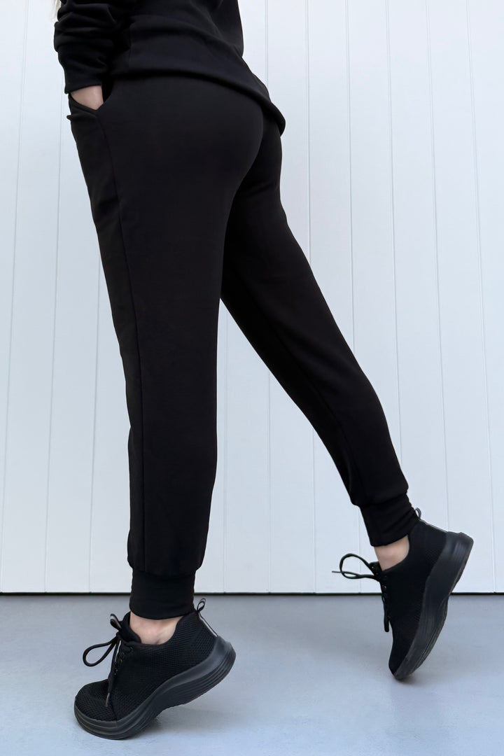 Black - Fleece Joggers - Pockets