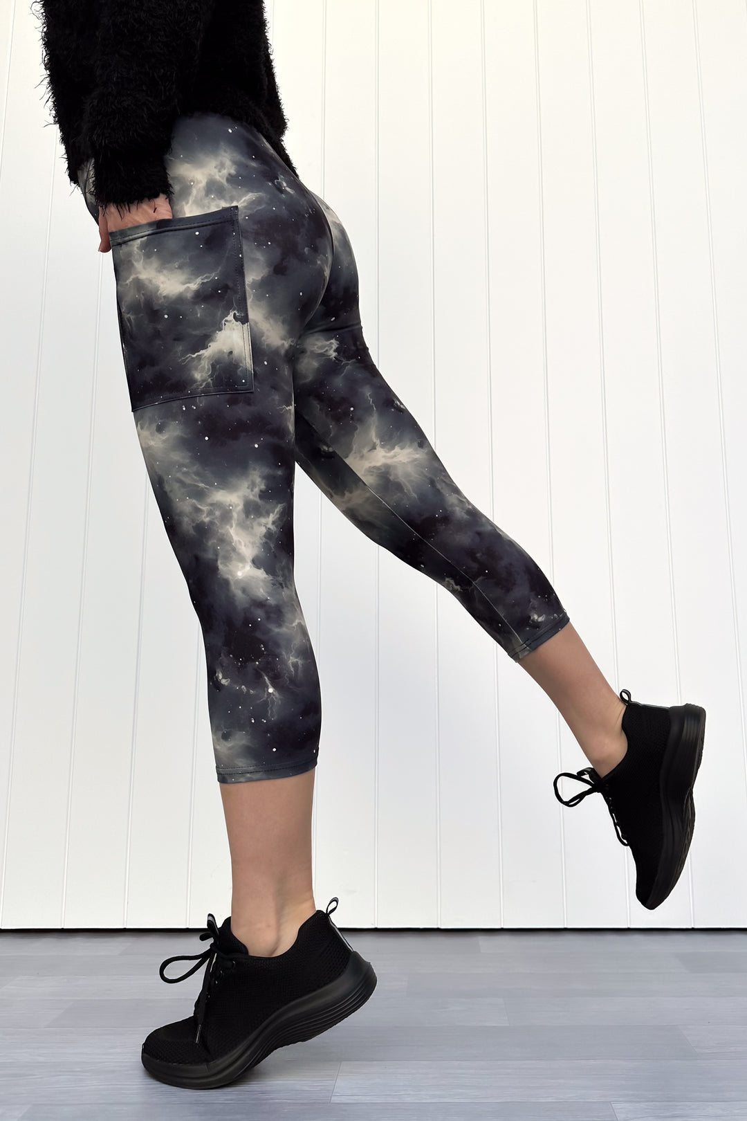 Galaxy Storm - Casual - Capri Leggings - Pockets