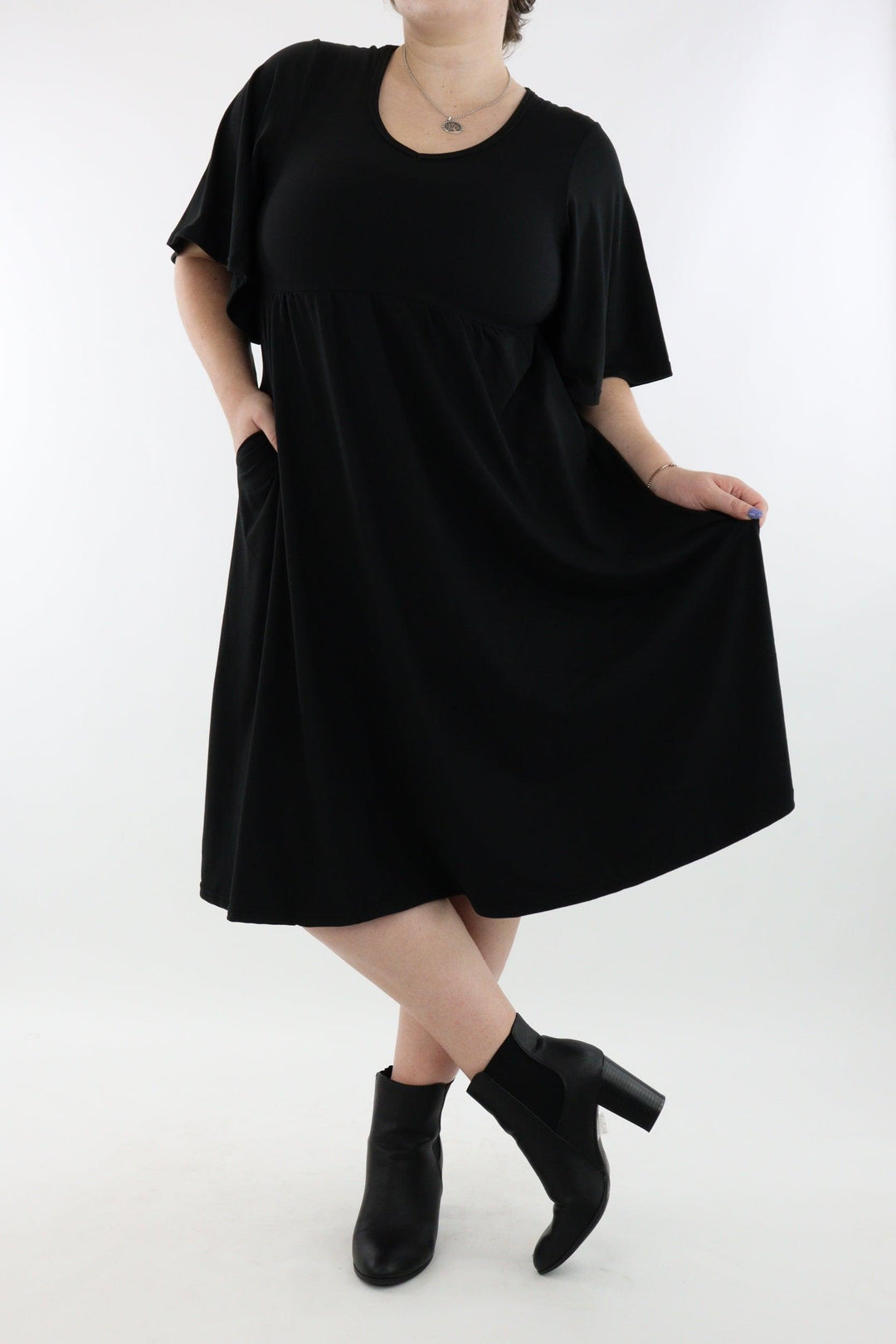 Black - Midi Length Dress - Mid Sleeve - Pockets - Pawlie