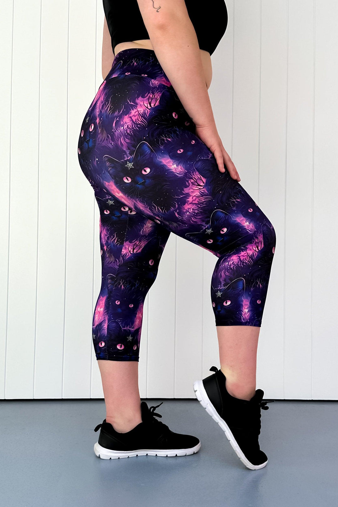 Wicca Cat - Casual - Capri Leggings