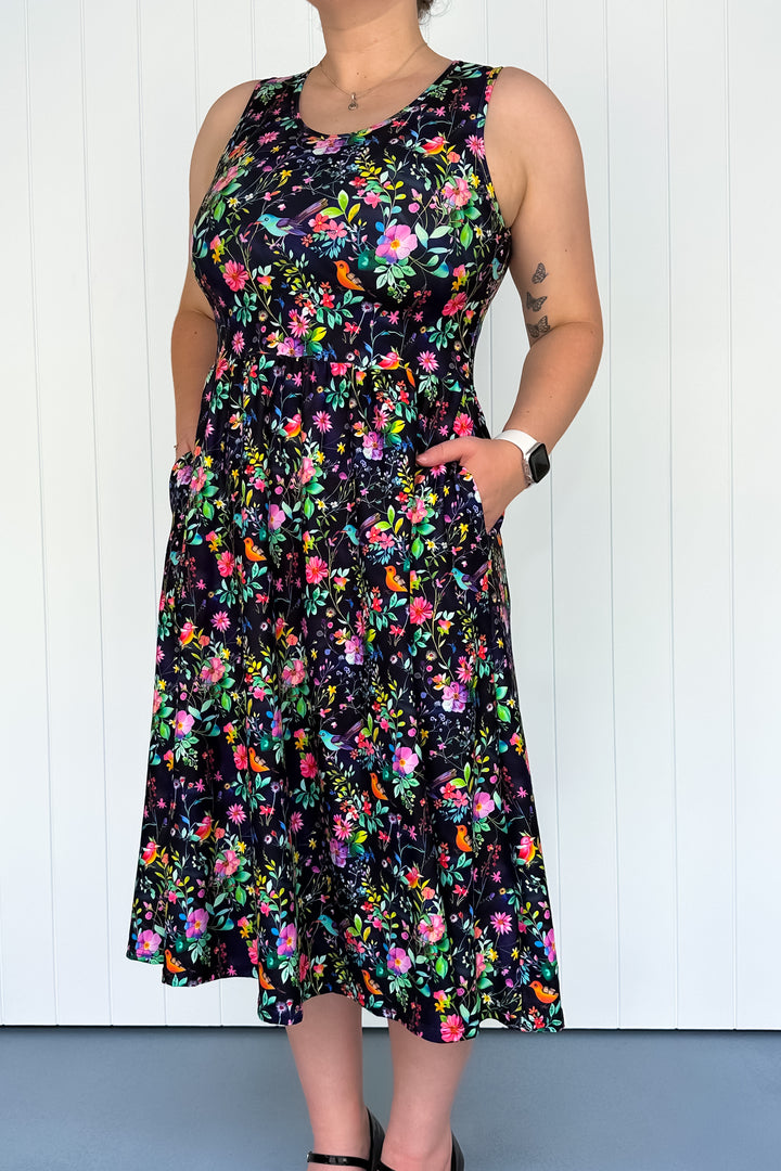 Birds and Blooms - Sleeveless Midi Dress - Pockets