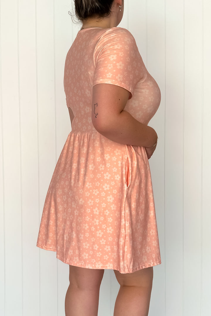 Peach Daisy Confetti - Mini Dress - Short Sleeve - Pockets