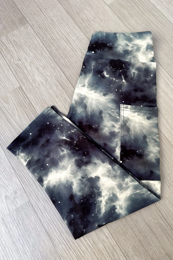 Galaxy Storm - Casual - Capri Leggings - Pockets