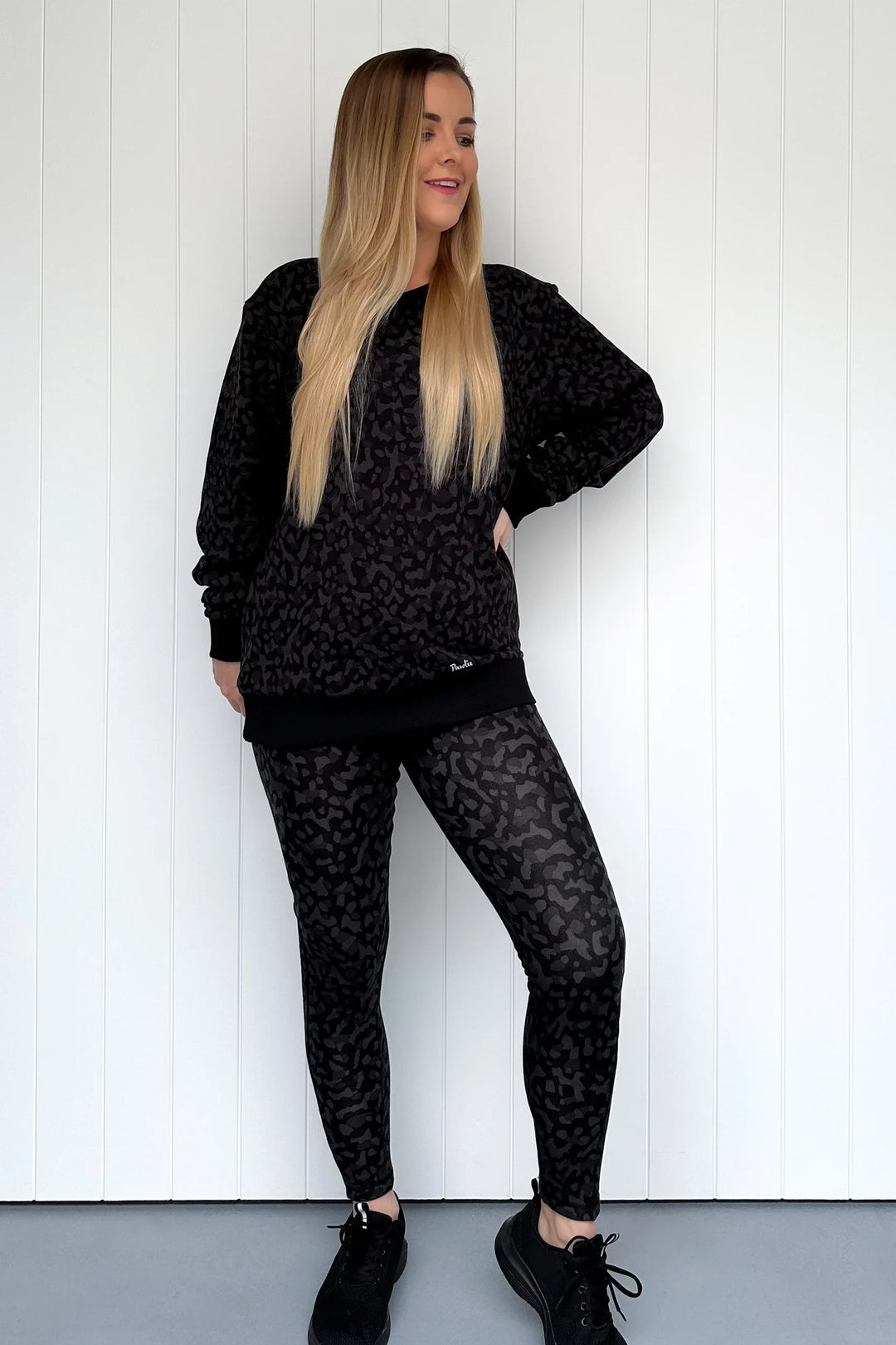 Black Panther - Fleece Jumper - V-neck (Imperfect)