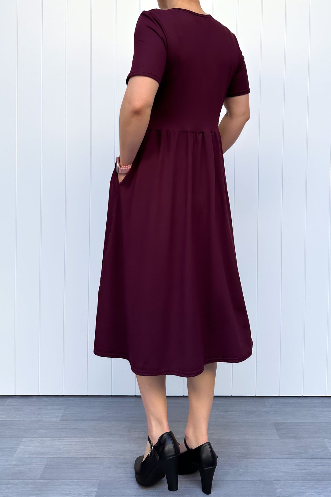 Plum - Midi Dress - Short Sleeve - Pockets