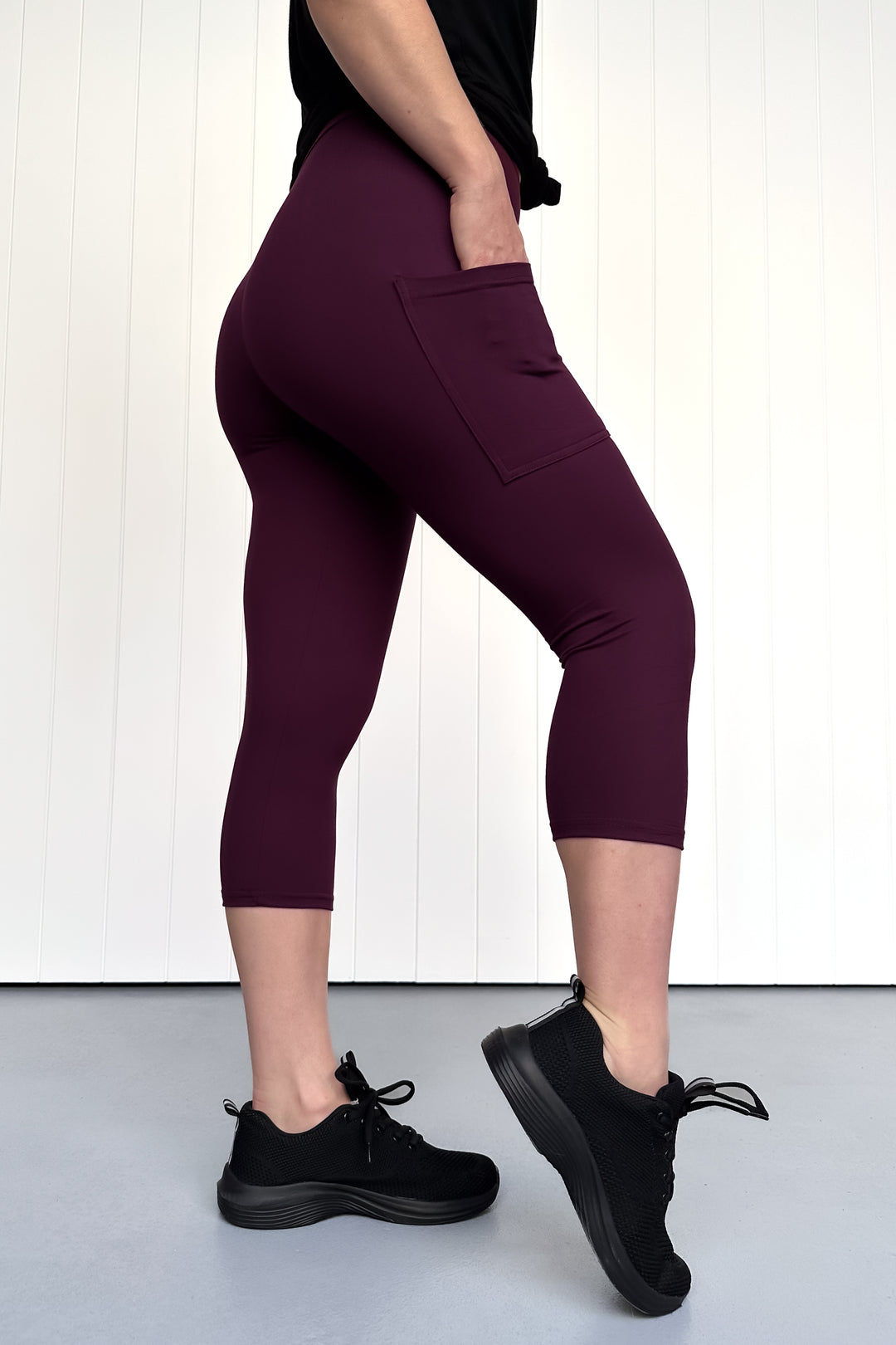 Plum - Casual - Capri Leggings - Pockets