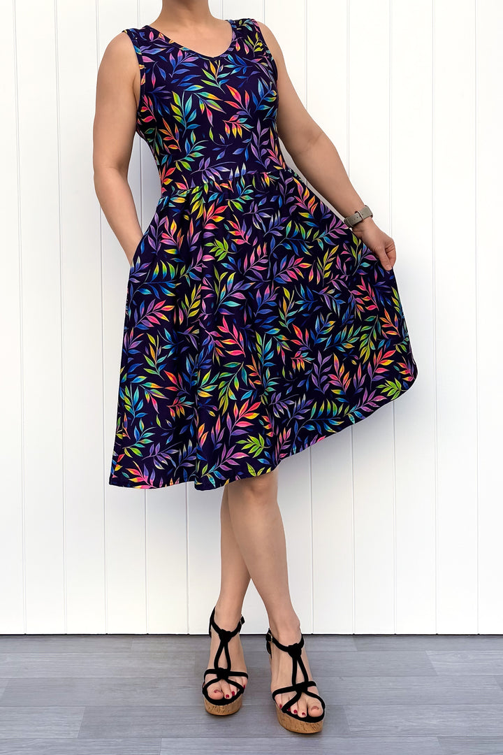 Glow Vine - Sleeveless Knee Length Dress - Side Pockets