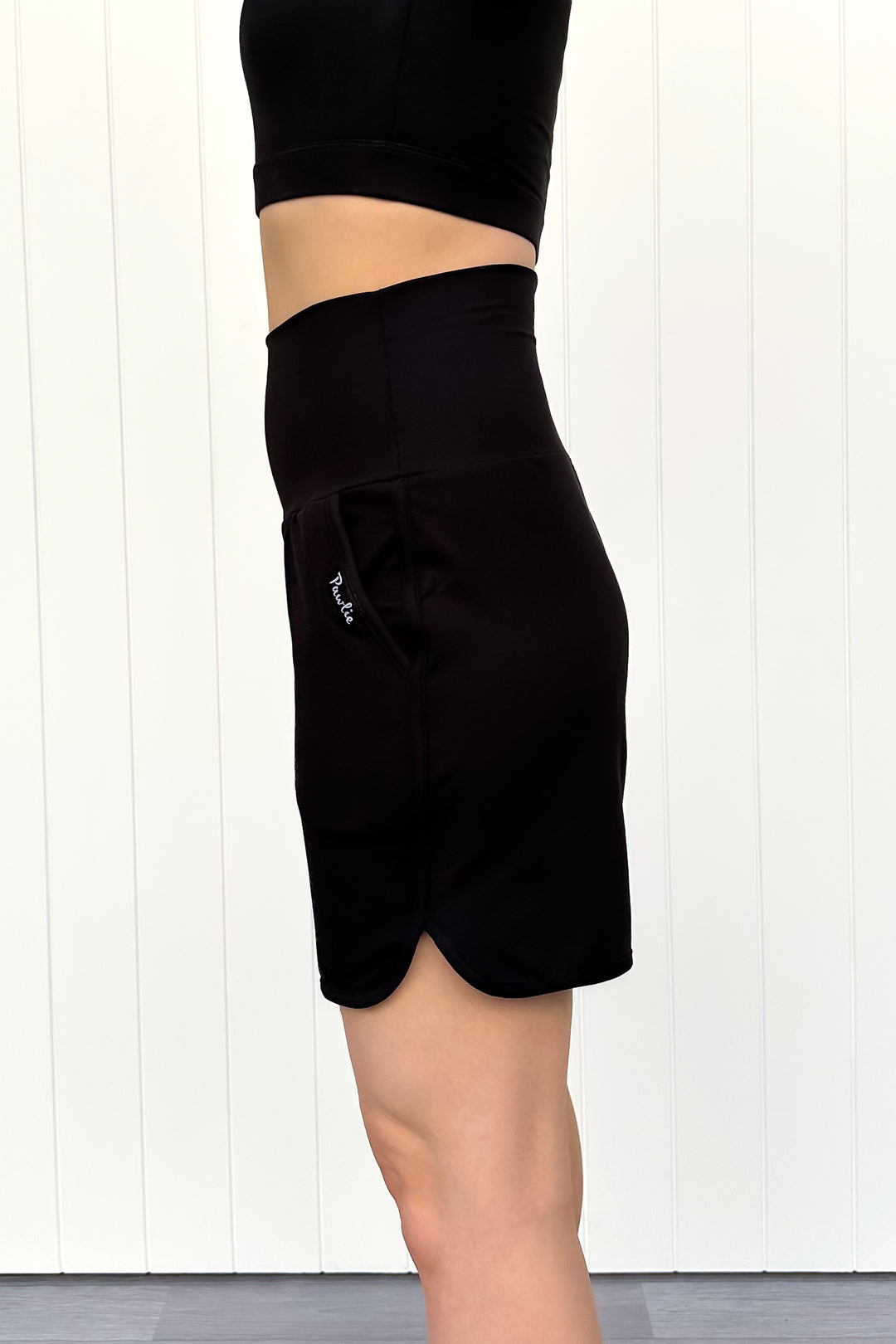 Black - Jogger Shorts - Pockets