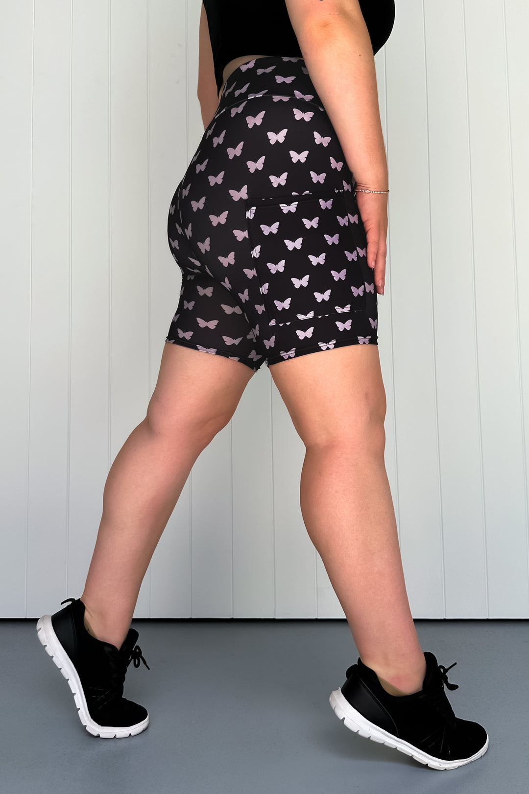 Butterfly Imprint - Casual - Mid Shorts - Pockets