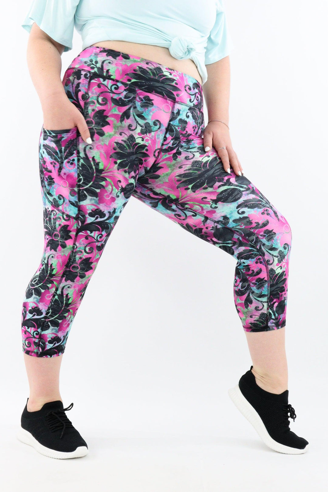 Glisten Floral - Casual - Capri Leggings - Pockets - Pawlie