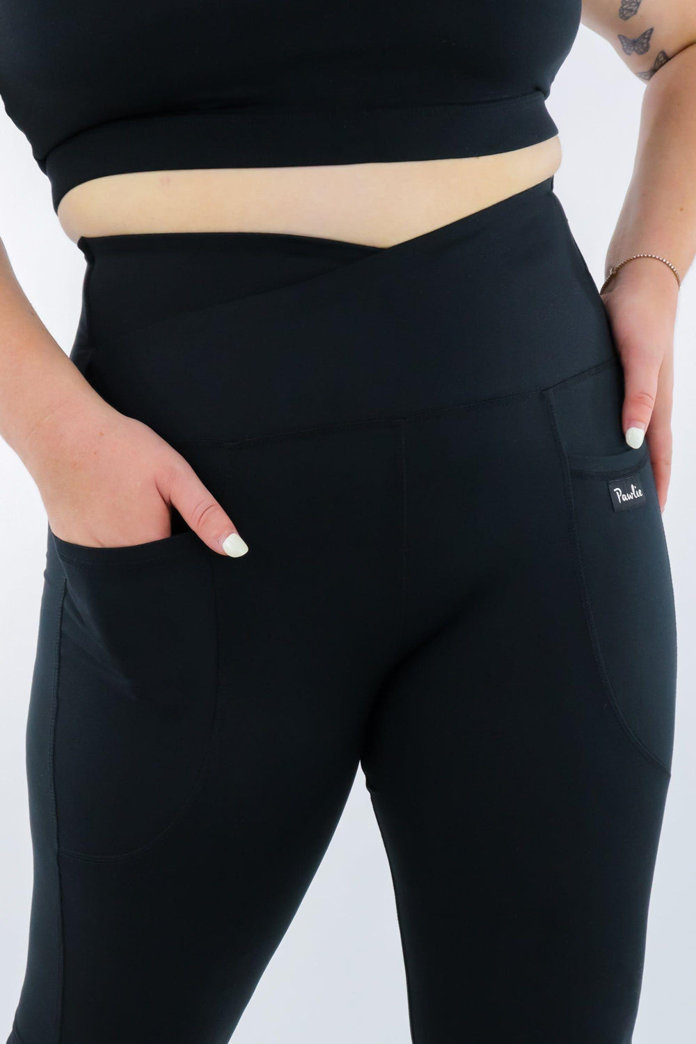 Plain Black - Regular Flarey Leggings - Leg Pockets - Pawlie