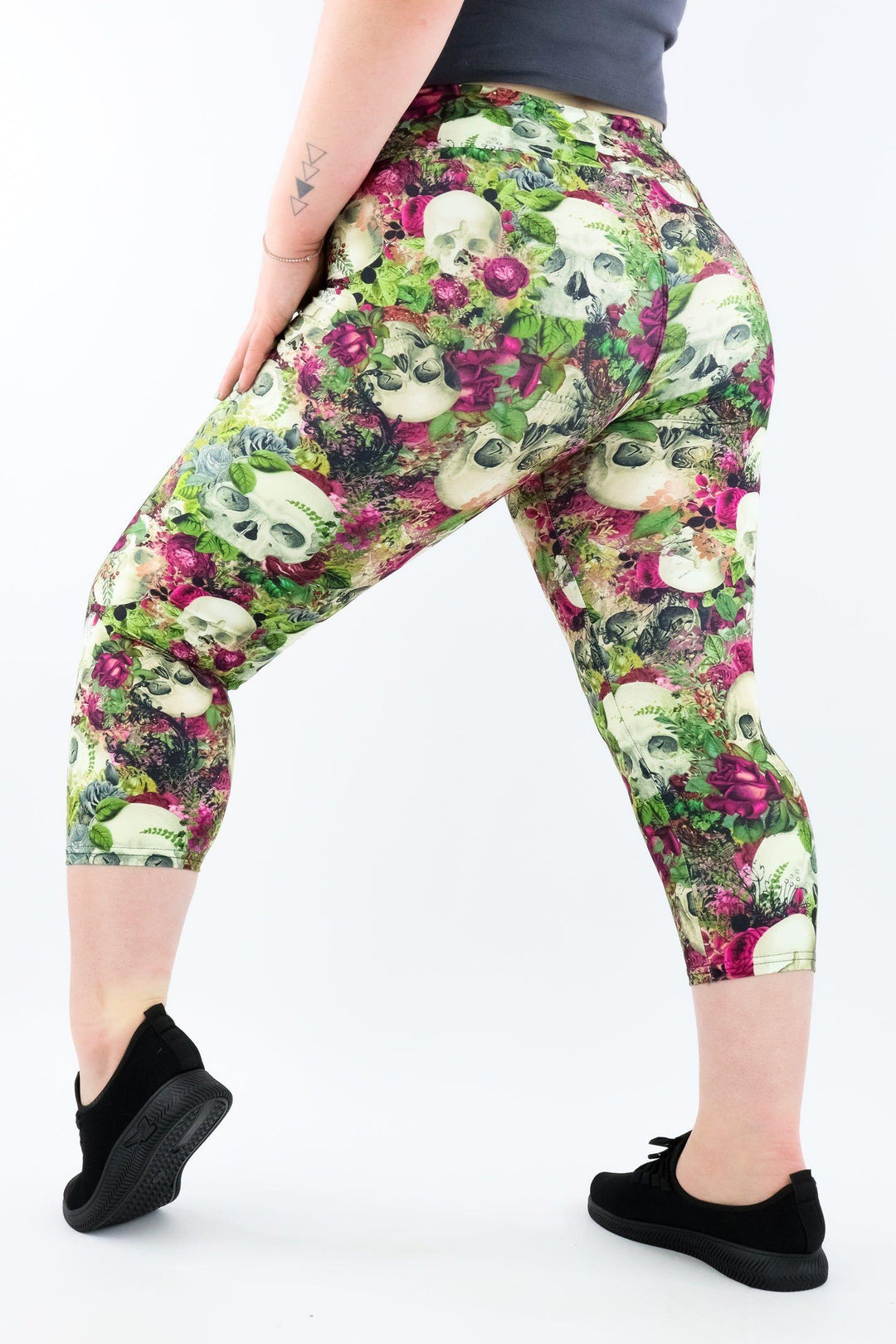 Skull Garden - Casual - Capri Leggings Casual Capri Leggings Pawlie   