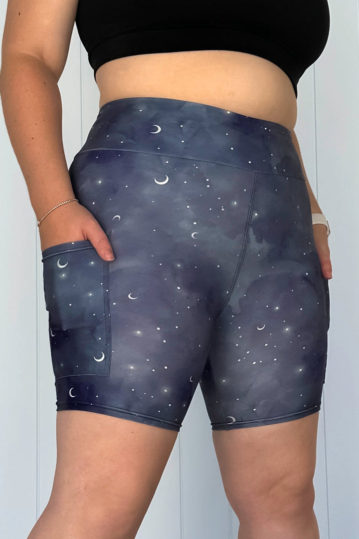 Midnight Dreams - Casual - Mid Shorts - Pockets