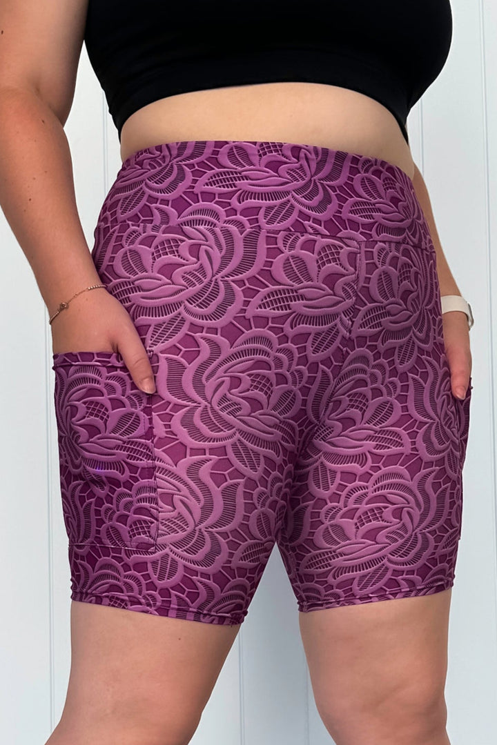 Lacy Plum - Casual - Mid Shorts - Pockets