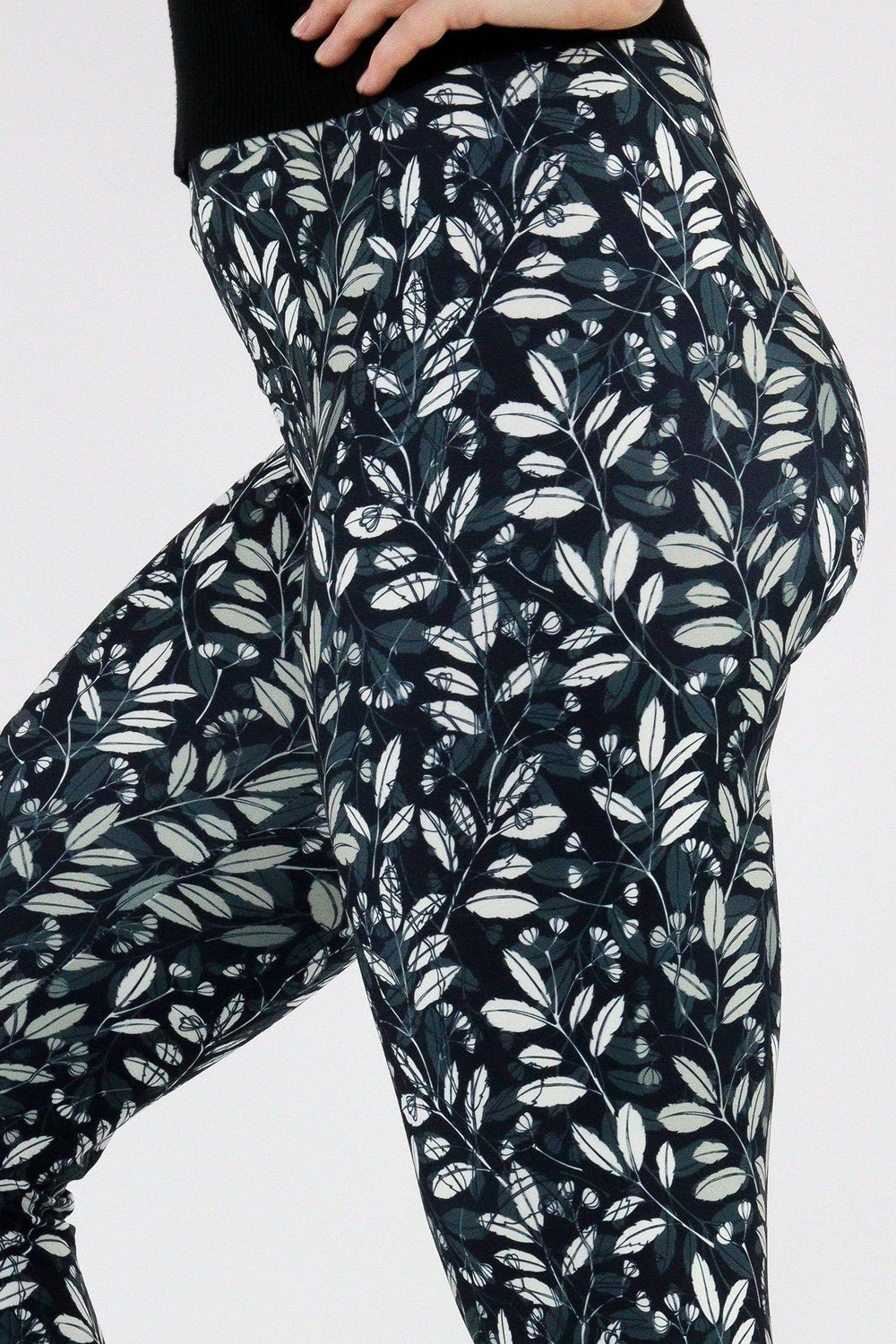 Leaf Trail - Casual - Long Full Leggings Casual Full Leggings Pawlie   